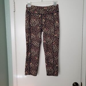 Betsey Johnson Leopard Print Capri Leggings Pink Floral Accents Athleisure Sz Sm